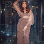 Jankee Parekh Instagram - I feel GOOD .. I feel GREAT🌟🌟🌟 Photo @horilhumad Outfit @amritasaluja01 Hair @hairbysharda Makeup @zaid_ars92 Accessories @noor_jewelsofnow #firstgigof2023 #JOY #showtime