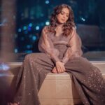 Jankee Parekh Instagram - I feel GOOD .. I feel GREAT🌟🌟🌟 Photo @horilhumad Outfit @amritasaluja01 Hair @hairbysharda Makeup @zaid_ars92 Accessories @noor_jewelsofnow #firstgigof2023 #JOY #showtime