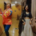 Jasleen Matharu Instagram - Finally we managed to make this in one take ♥️ On the beautiful song With the sweetest @jasleenmatharu 💕 . Inspired by @bhaiyajiismile @madhuridixitnene #boompadiwithmadhuri #boompadi #shreyaghoshal #khyatijajoo #jasleenmatharu #garbasteps #dandiasteps #garbadance #amazonprime #amazonprimemusic #greatindianfestival @shreyaghoshal @amazonprimemusicin #majamaonprime @primevideoin #reelkarofeelkaro #feelitreelit #reelitfeelit #dancereels