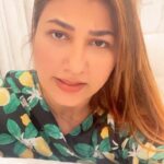 Jasleen Matharu Instagram - Hain himmat kisime?? Bolo