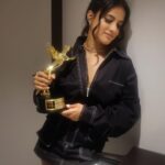 Jasleen Royal Instagram - One for team #Ranjha Styled by @prashantmangasuli Jewellery @antarajewellery @anvita_dee @bpraak @mainhoonromy @azeemdayani @akshayraheja @ericpillai @dcatalent @sidmalhotra @kiaraaliaadvani