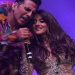 Jasleen Royal Instagram - All the world's a stage #NorthAmerica Tour 🇺🇸 📷 @photowalla007 @theentertainerstour @azeemdayani @akshaykumar @dcatalent @udaysinghgauri @abinthomas @rumifiedritika United States