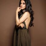 Jasleen Royal Instagram - 🤎 Styled by @prashantmangasuli Diamonds @popley.eternal Photographer @amey_ghatge
