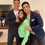 Jasleen Royal Instagram - 2 favourite humans in the same room!!! @radhikamadan was missed :( So much motivation, so much energy, so much goodness. Adore these 2 super souls. @luke_coutinho x @beerbiceps has been witnessed by the audiences. Now it’s time for Jasleen Royal on #TheRanveerShow soon! Watch out for this FIREWORK 🔥🚀❤️‍🔥
