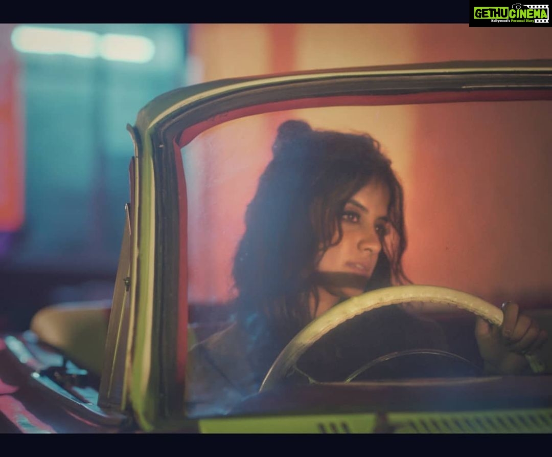Jasleen Royal Instagram - Something exciting coming up- @dcatalent @sonymusicindia #RL