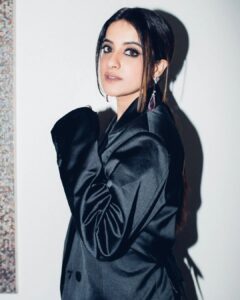 Jasleen Royal Instagram - I spy you.. 

📸 @mayank0491