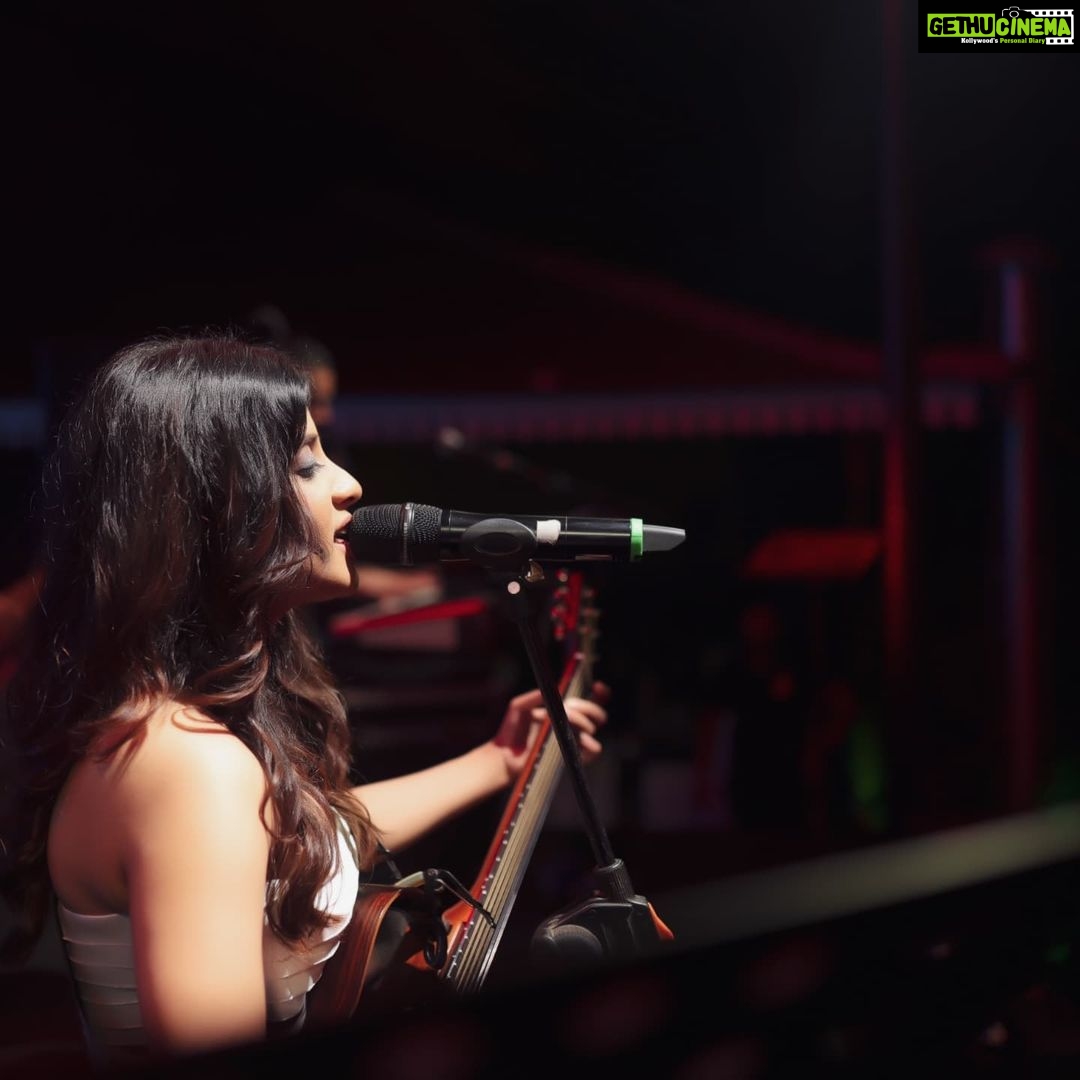 Jasleen Royal Instagram - After receiving so much love for Ranjha i guess it's time to announce the next release! 🥰🥰 #Nijana #ComingSoon @yrf @sagamusic @sumeetsinghm
