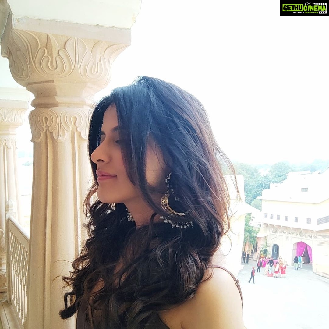 Jasleen Royal Instagram - Good morning from Jaipur ☀️ 🏰 Mundota Fort and Palace