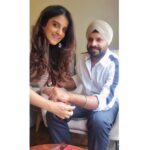 Jasleen Royal Instagram - Lets protect each other! Happy Rakhi ❤️ #LaFamilia #rakshabandhan