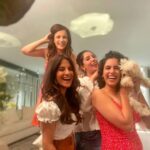 Jasleen Royal Instagram - Tu hai to I'll be alright! 🎵 Birthday night done right ❤ @sanyamalhotra_ @radhikamadan @shagunn23