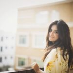 Jasleen Royal Instagram - 🌻✨ 📸 @manjotroyal 💄@face_art_by_rachna 👗@sonlisethi #TuesdayVibes #Smile