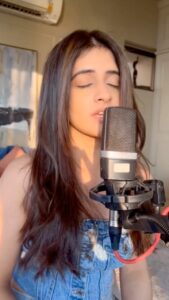 Jasleen Royal Instagram - This song has a piece of my heart ♥️ 
So glad we are trending. Keep em coming

#Preet #JasleenRoyal