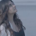 Jasleen Royal Instagram - A few days ago I got my first Filmfare as a singer and it’s surreal to see my very first song as a playback singer trend on Instagram out of nowhere. Love and Gratitude ❤️❤️❤️ #Preet