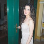 Jasleen Royal Instagram - Unlocking new goals 💝 👗 @miakee.official 📸 @manjotroyal 💄 @salechav