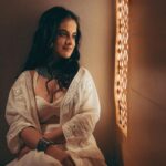 Jasleen Royal Instagram - Love, light and happiness! Wishing you all a very Happy Diwali ♥️ #Diwali ‘22 🪔