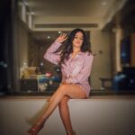 Jasleen Royal Instagram - Hubba Bubba 🍭 💄 @mua.jumana Hair @deepika_hair_204 📸 @photobyaddy_10 @thecamerawalaa
