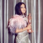 Jasleen Royal Instagram - Most Stylish Music Personality 😇 @pinkvilla Belongs to the team Outfit @falgunishanepeacockindia Styled by @prashantmangasuli @stylewithpri MUA @makeupbyshefali.s @shivani.shettyehmua Manager @bysamrinsayed