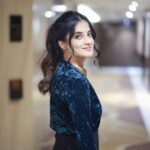 Jasleen Royal Instagram - Gearing up for the weekend 💫 #FridayFeels