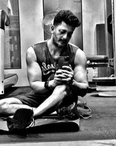Jisshu Sengupta Instagram - #stayfitstayhealthy