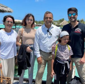 Jisshu Sengupta Instagram - I’d like to thank the wonderful staff that took care of us during our trip. It truly means so much to us and thank you so much for making our holiday enjoyable and memorable. Lots of warm wishes and love, 
The Sengupta Family!
A special shout out to @sam.datta1306 and his incredible team Mhelan, Shujau, Ahmed, Inaz, Yanish, Fazla and Ashraf.
@tajmaldives