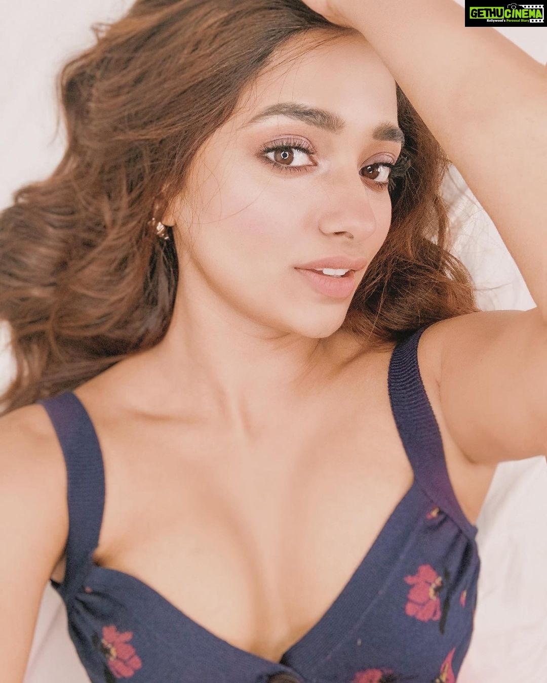 Jiya Shankar - 71.3K Likes - Most Liked Instagram Photos