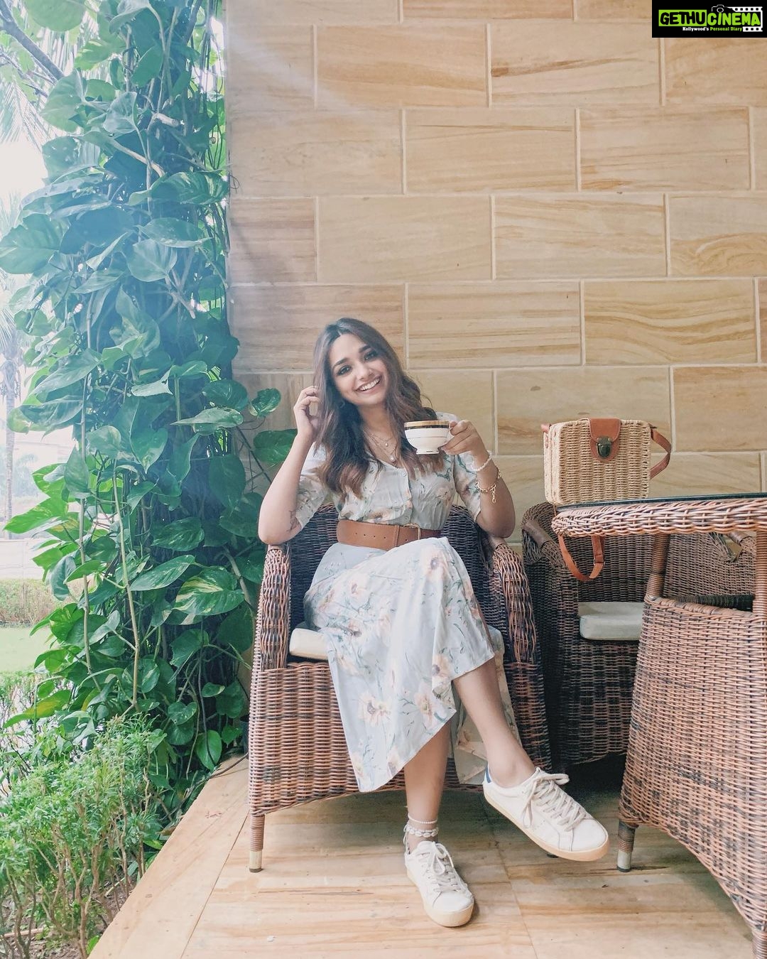 Jiya Shankar Instagram - Hello friends chai peelo 💁🏻♀️