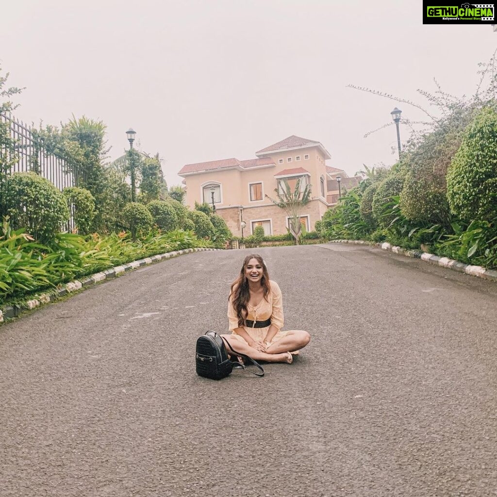 Jiya Shankar Instagram - Country roads take me home 🏡 Della Adventure & Resorts