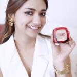Jiya Shankar Instagram – Just 1 Swipe! yes you read it right 

With *Infallible 24H Fresh Wear Foundation In A Powder*, you also can get upto 24HR Full Matte Coverage Like A Foundation, Mattifies Like A Powder 
Transferproof | Waterproof | and Sweatproof!

#Ad #InfallibleModeOn #InfallibleFreshWear #LOrealParisIndia