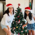 Juhi Parmar Instagram – Merry Christmas from me and mine
❤️🎄🥳🤗🫶
#merrychristmas #christmas #xmas #jolly #happy #fun