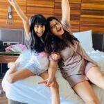 Juhi Parmar Instagram - This Sunday pampering for me is a detox from everything else and just spending time with my little Ginni! So have fun, rest, leave the daily routine and enjoy with your people….for me nothing like being with her as time flies and nothing else matters!! While this photo is a #throwback from one of our recent holidays, the fun captured will always only increase…. #sundaypampering #fun #love #laughter #live #happy #throwback #throwbackmemories