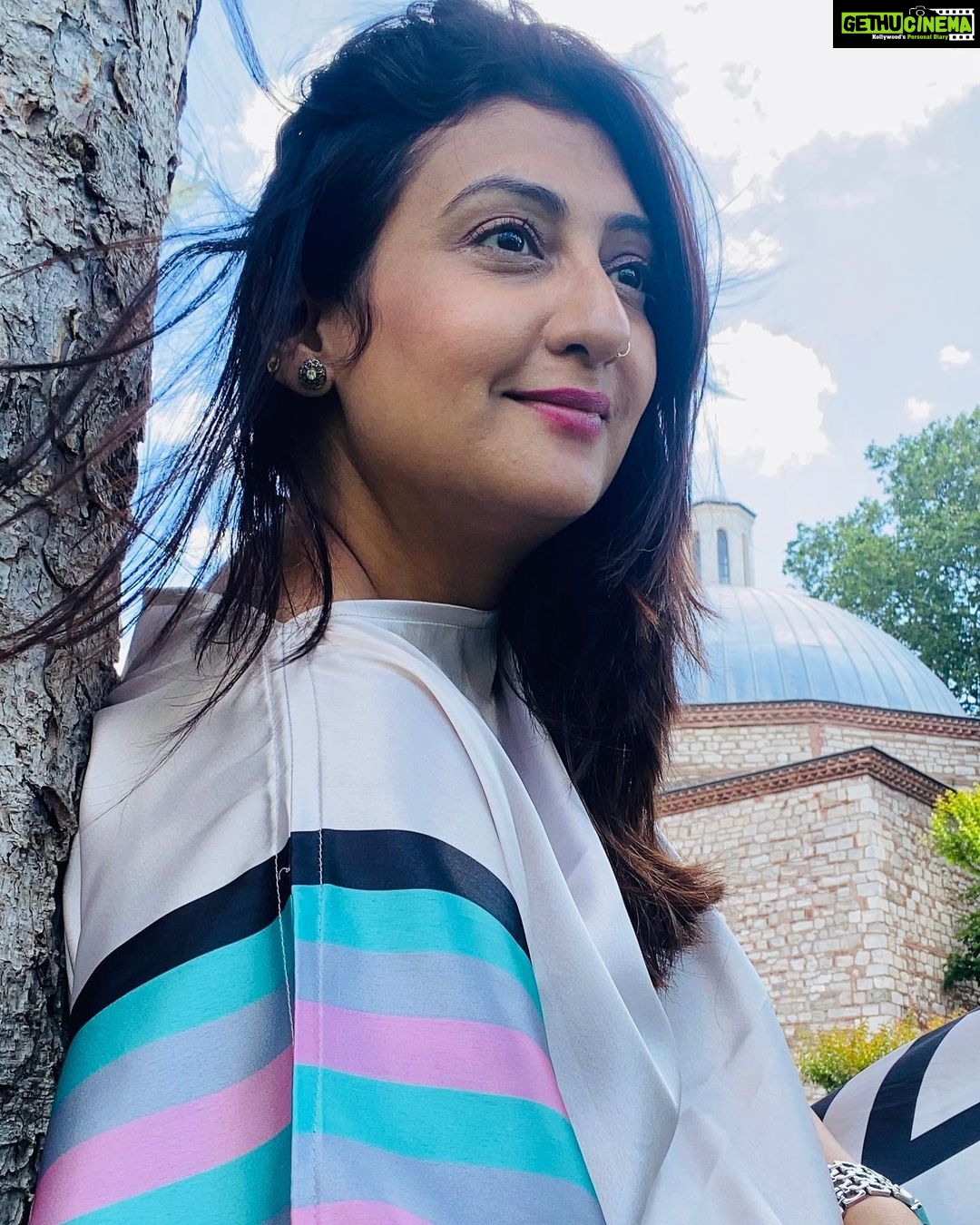 Juhi Parmar Instagram - The wind, the fresh air, the energies all have their own music, just hold still and listen to the beats…. #naturelovers #naturelover #wind #happy #blessed