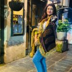 Juhi Parmar Instagram - As the air changes, the morning winds are slightly cooler, the onset of the winter season and with it a hot cup of coffee maybe? #winter #winteriscoming #winterwear #wintervibes