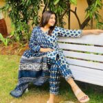 Juhi Parmar Instagram – Ending the year on a note of gratitude and thankfulness for the sun and it’s warmth, it’s positivity, it’s promise of life, that nothing shall ever remain constant and that’s the beauty of it all!
#grateful #blessed #sunlit #happy #yearend #lookingforward
👗: @ahika.kurtis
