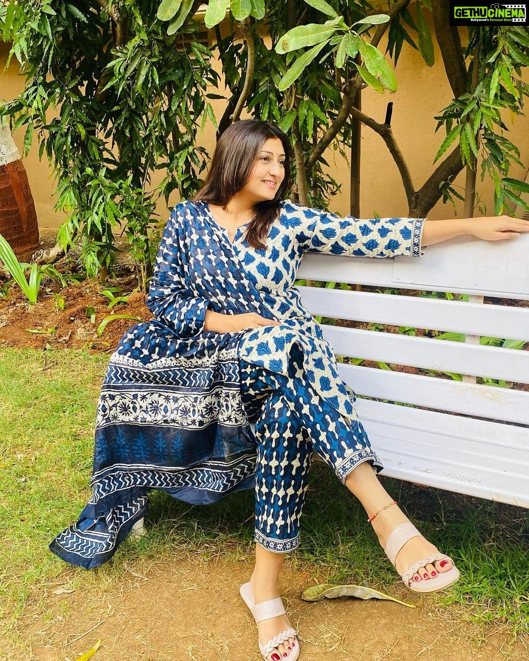 Juhi Parmar Instagram - Ending the year on a note of gratitude and thankfulness for the sun and it’s warmth, it’s positivity, it’s promise of life, that nothing shall ever remain constant and that’s the beauty of it all! #grateful #blessed #sunlit #happy #yearend #lookingforward 👗: @ahika.kurtis
