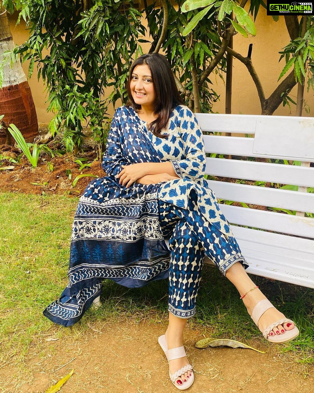 Juhi Parmar Instagram - Ending the year on a note of gratitude and thankfulness for the sun and it’s warmth, it’s positivity, it’s promise of life, that nothing shall ever remain constant and that’s the beauty of it all! #grateful #blessed #sunlit #happy #yearend #lookingforward 👗: @ahika.kurtis