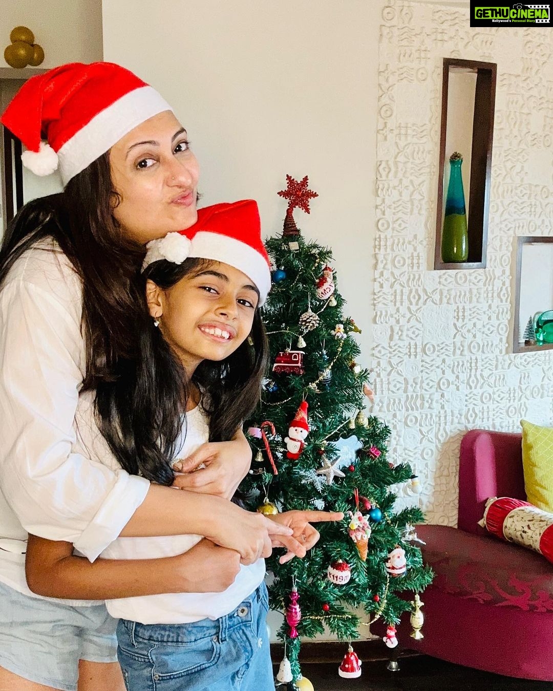 Juhi Parmar Instagram - Merry Christmas from me and mine ❤️🎄🥳🤗🫶 #merrychristmas #christmas #xmas #jolly #happy #fun