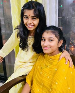 Juhi Parmar Instagram - The true light of life is the love and togetherness of your family and loved ones. This deepavali we wish you a lifetime of light and love and happiness.. Happy Diwali from the Parmars 🪔💖✨ #happydiwali #happydeepavali #light #happy #love #family 👗: @amaya_chikan