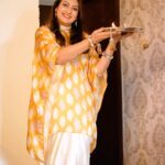 Juhi Parmar Instagram - Diya..the most important aspect of Diwali, Deepak that signifies light, prosperity, and so much more....May the diya light up your life with lots of happiness and warmth! To positivity and light ahead..... #diwali #happydiwali #happydhanteras #light #prosperity #happiness 👗: @sabaayabymeher