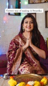 Juhi Parmar Instagram - Har shubh kaam ki shuruvat, humare desh main hoti hai Swastik se....The symbol of the Sun, prosperity and Good Luck. As the festive season starts, here's to lots and lots of good luck..... Styledby: @stylebysugandhasood Outfit: @Dsignersonia @flauntebydressup #diwaliwithjuhi #diwalionreels #feelkaroreelkaro #feelitreelit
