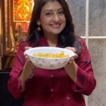 Juhi Parmar Instagram - A beautiful festive time is coming up and with it so many changes come. Some of us don’t eat onion garlic, others don’t eat non veg and some fast for all 9 days. And in the fasts and even without them, one delicious recipe for Navratri time is sabudana ki khichdi. So today I’m showing you a quick, simple and delicious recipe for Sabudana Ki Khichdi. Try it out and let me know how it turns out in the comments below…. Recipe- 1 cup soaked sabudana Red 🌶 powder to taste Salt to taste Roasted peanuts (coarse powder) Mix all of the above Heat 2-3 tbsp ghee Add Boiled potatoes Green chillies Add sabudana Add powdered sugar Add Lime juice Coriander powder And its ready! #navratrionreels #navratrirecipe #sabudanakhichdi #khichdirecipe #feelkaroreelkaro #feelitreelit #cookingwithjuhi