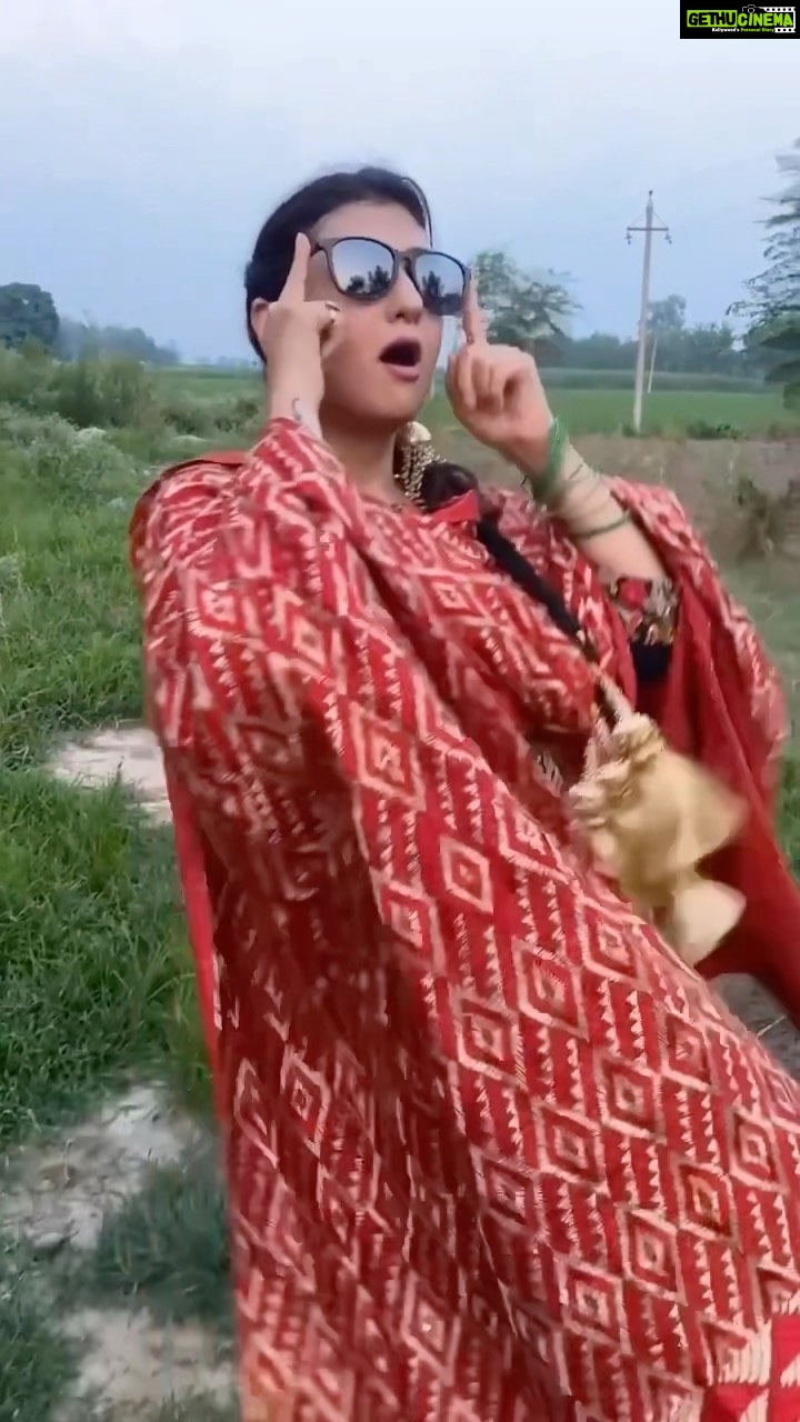 Juhi Parmar Instagram - When in Punjab, one must get into the look. Thoroughly enjoyed not only the trip but these memories that I have to look back upon. #punjabisong #punjab #punjabisuit #punjabi_tadka #reels #reel #reelinstagram #reelit #reelsvideo