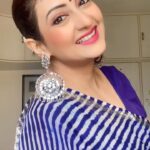 Juhi Parmar Instagram – A little bit of fun, my favourite outfit, the traditional sari.  What else could one ask for?  #DropTheEarring #bollywood #reels #reel #reelinstagram