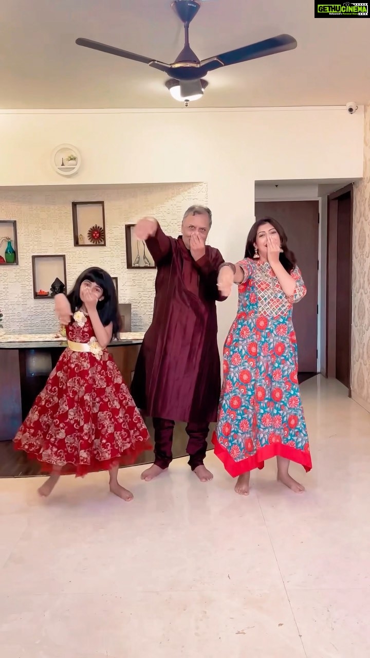 Juhi Parmar Instagram - Jab Papa aka Nanu ho itne cute, pareshan kaise nahi kare hum choriyaan 🤣 P.S. He’s back after long but don’t ask me how much convincing it took! #feelkaroreelkaro #feelitreelit #ganpati #ganpatidance #ganpatibappamorriya #ganpationreels #reels #reelsinstagram #reelsvideo #reel #reelitfeelit
