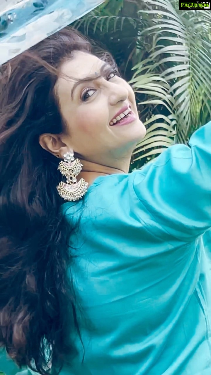 Juhi Parmar Instagram - Magic and Power of Positivity 🌸 #feelings #feel #positivity #beauty #beautiful #happy #reel #reels #reelsinstagram #reelsvideo