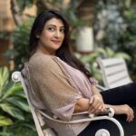 Juhi Parmar Instagram - Letting the sunshine radiate, letting the toxins stay away, the choice is mine as I choose to only let positivity reign! #positivity #positivevibes #positivequotes #positivethinking #selflove #choosehappiness #choosejoy #staypositive #stayhappy
