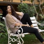 Juhi Parmar Instagram - Letting the sunshine radiate, letting the toxins stay away, the choice is mine as I choose to only let positivity reign! #positivity #positivevibes #positivequotes #positivethinking #selflove #choosehappiness #choosejoy #staypositive #stayhappy