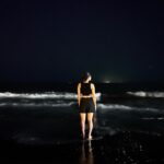 Kanika Mann Instagram - A night in goa ❤️ 1 - feet after walking on a beach with overthinking mind 😀 2 - feeling the breeze while flexing my calves 3 - trying to look cute with wide smile and hot bum 4- was asking Abhijeet how he is feeling after his frst ride in goa 😄 5- Abhijeet showing his abs which I couldn’t see with my naked eye 👁️ 6 - we 2 with our jeeji 😉 7 - Moon and Venus 8 - @sanaadhattofficial 🤗❤️ 9 - pretty me 🤩