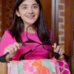 Kanika Mann Instagram - Forget old clothes, wear whatever you like this Holi - just like me! I trust Vanish to remove tough stains, brighten colours and make my favourite clothes live longer. #BuraNaManoVanishHai #ad