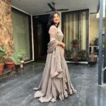 Kanika Mann Instagram - #sukhna ka shagun ✨ . . Wearing @rachitkhannaofficial