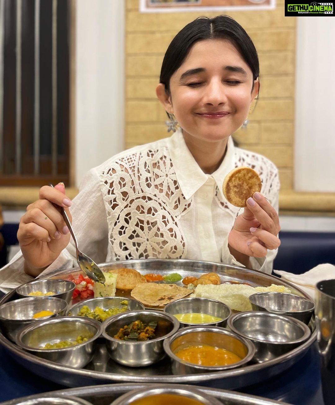 Kanika Mann Instagram - Ek toh tension me khaya Bht jaata hai 😋
